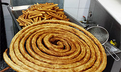 Desayunos con churros y porras para empresas en Madrid.